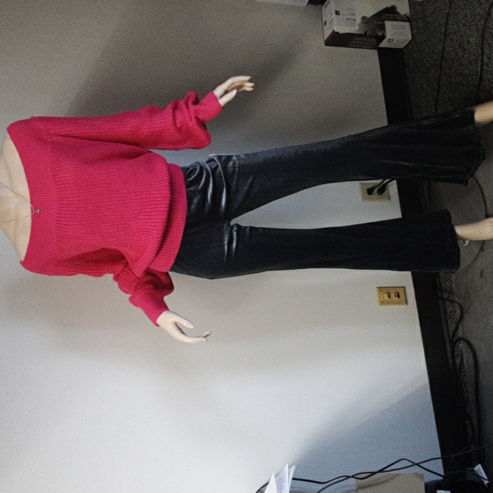ee:some magenta boat neck sweater